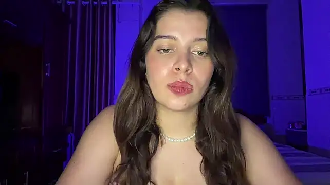 KayleneLoukanis live cam on StripChat