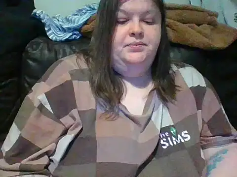 CurvyKirstiesX live cam on StripChat