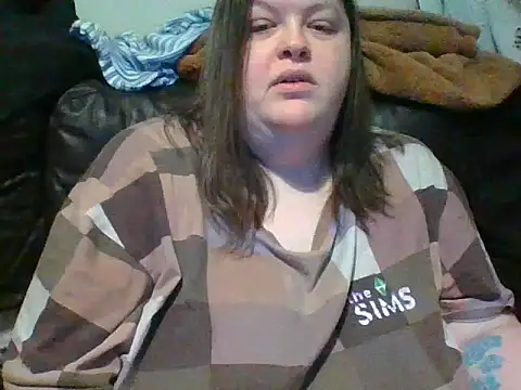CurvyKirstiesX live cam on StripChat
