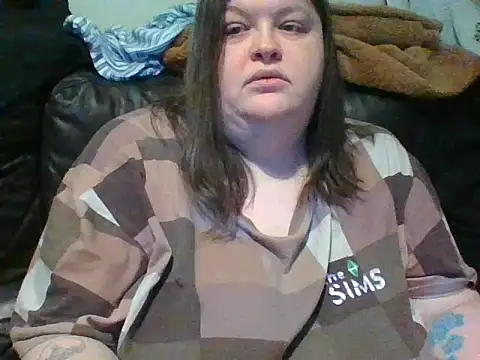 CurvyKirstiesX live cam on StripChat