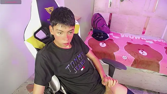 liarr_ (M twink) - naked