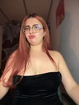 CoraVibes live cam on StripChat