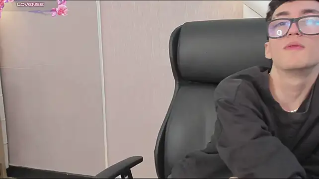 GaelDuke live sex cam