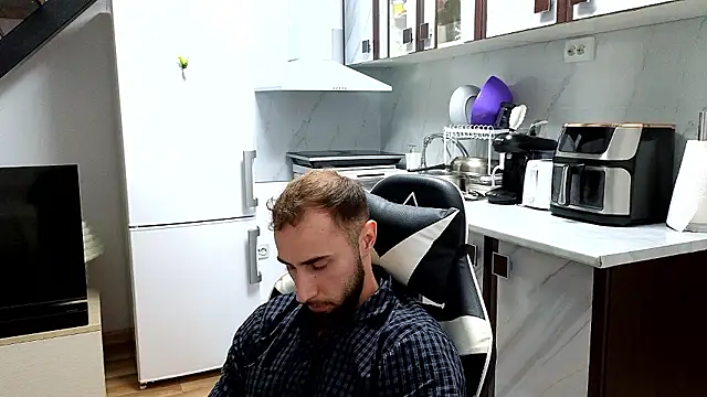 RyanStorm_ live cam on StripChat