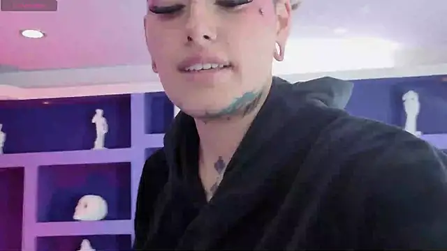 _sharlotte777 live cam on StripChat