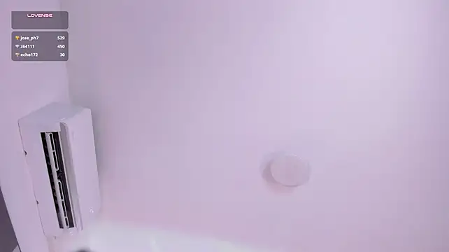 AmaraLewis live cam on StripChat
