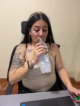 MeganCollins live cam on StripChat