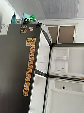 KreamK live room snapshot on Stripchat
