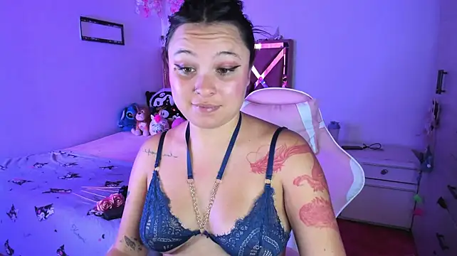 little_emma0 live cam on StripChat