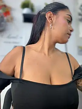 Sara-77 live cam on StripChat