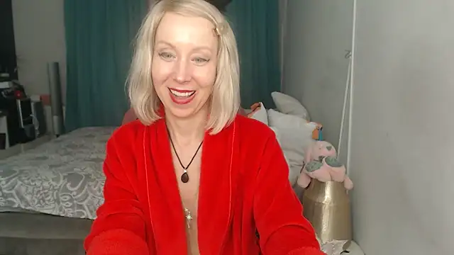 LuxuryNika live cam on StripChat