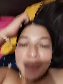 lunaandrr live cam on StripChat