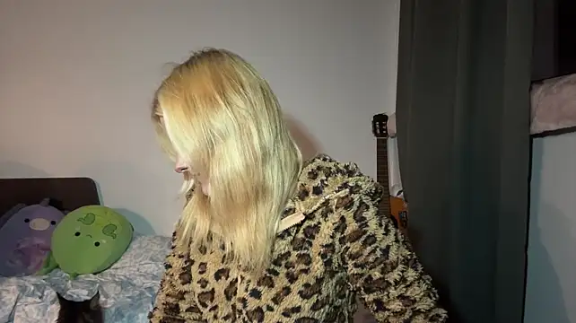 LorineFavaro live cam on StripChat