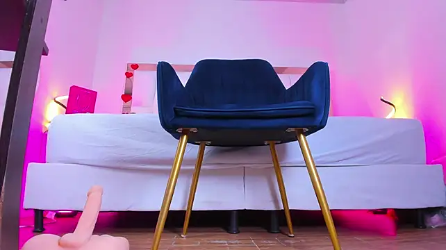 CamilleJuicy_ live cam on StripChat
