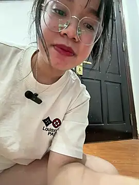 Emmiuuuu03 live cam preview