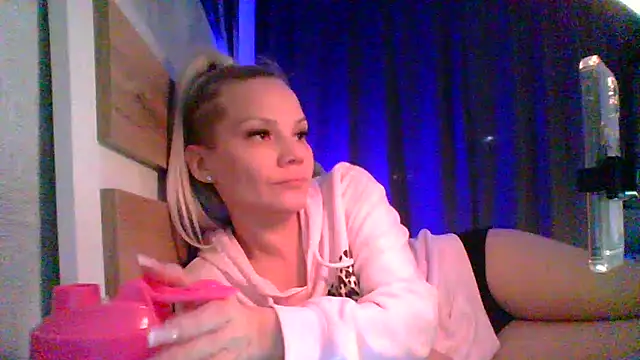 camgirl Arelinao live Chat on webcam