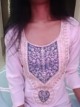 Daisy_Shah_