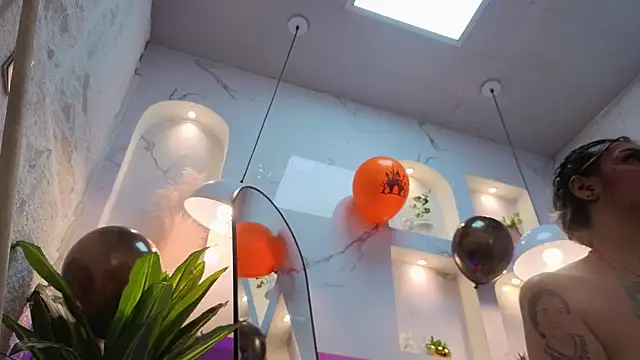 zarcasutra_t live cam on StripChat