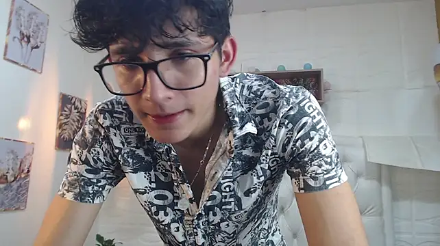 tim_cooper live cam on StripChat