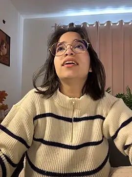 tati_reyess (F young) - some suck on titsss