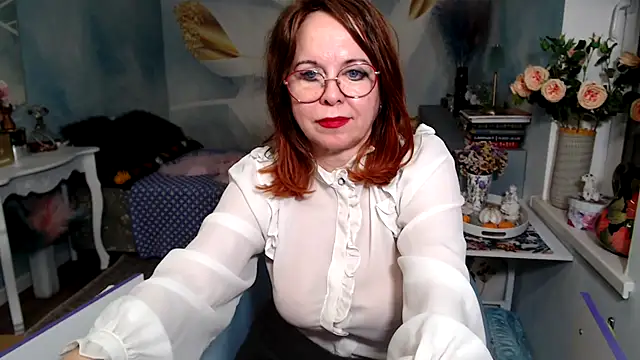 Arisa5000 live cam on StripChat