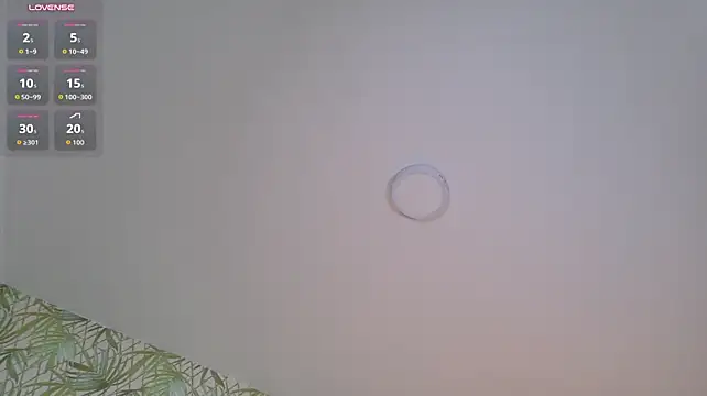 MiiaCullens live cam on StripChat