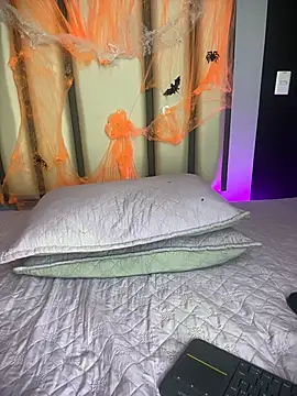Maddie_01 live cam on StripChat