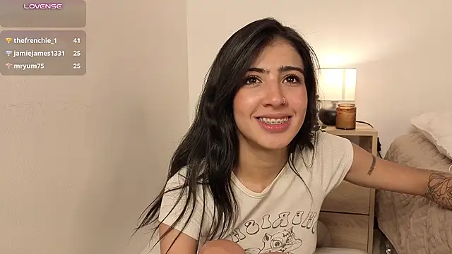 MAIILY_MOON_ live cam on StripChat