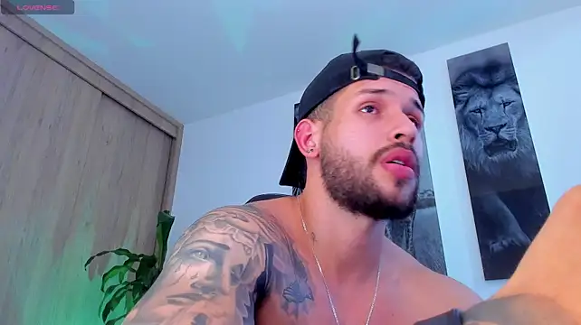 Santos_ramirez1 live cam on StripChat
