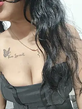 Miss_Liara01 live cam on StripChat