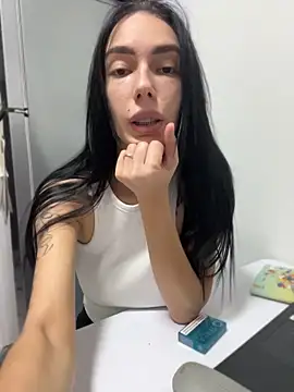 Celine_Roxelle live cam on StripChat