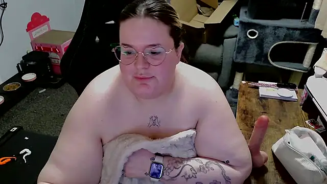 BBW-QUEENIE