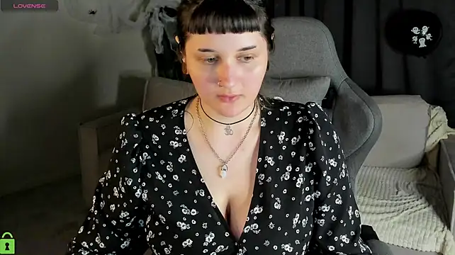 Mia__sensual live cam on StripChat