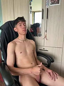 heyy_noah11 webcam