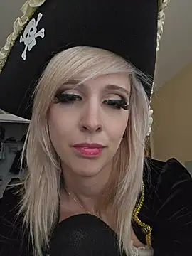 AmethystFoxx live webcam