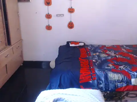 layanafuckass live cam on StripChat