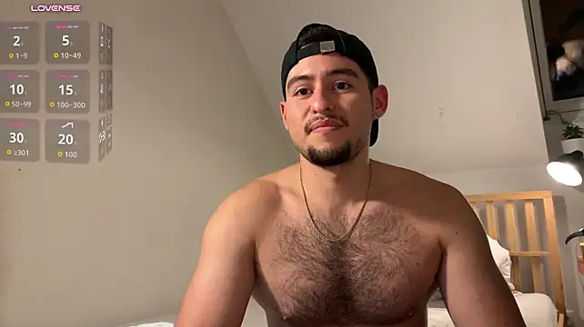 maxingold live cam on StripChat