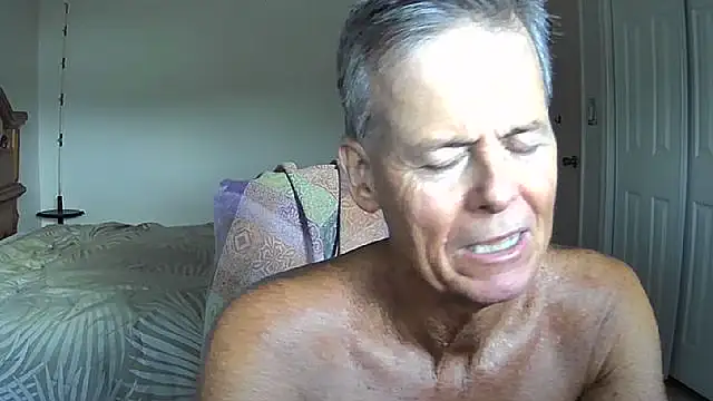 nakeedcowboi65 live cam on StripChat