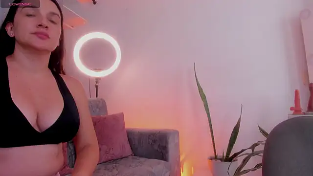 Violett_hott_ live cam on StripChat