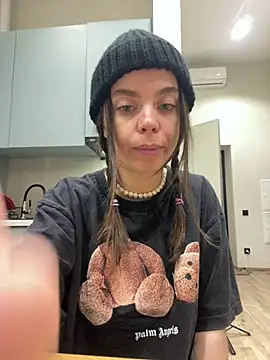 Kyivskyi_Tort live cam on StripChat