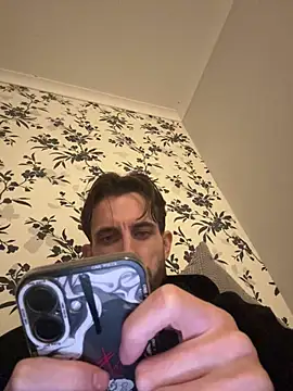 UKBig8incha webcam
