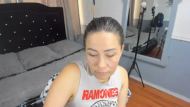 gaby_trent live cam on StripChat