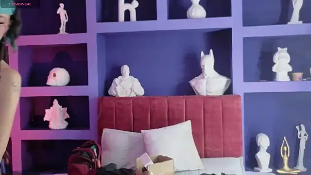 _sharlotte777 live cam on StripChat