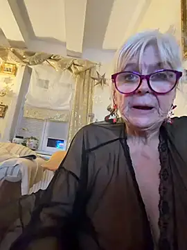 HotGrandma70