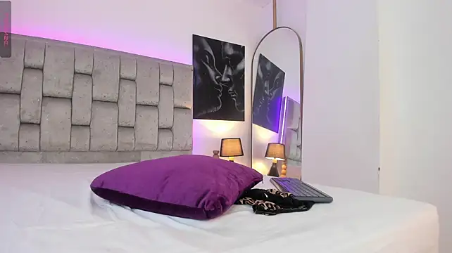 Kiaraa_lux live cam on StripChat