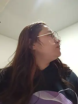 samm_curvy