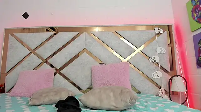 naomi_sweetx