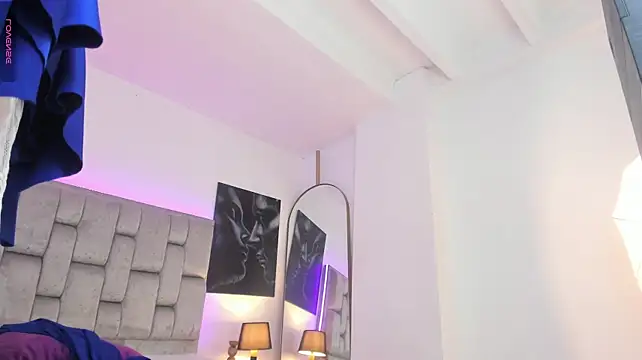 Kiaraa_lux live cam on StripChat