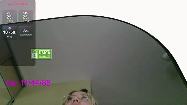 elven_dreams_ live cam on StripChat