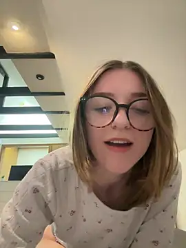 MyCherryKiss Live Webcam on Stripchat